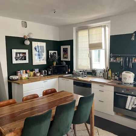 Privee Dans Superbe Parisien ! * Paris